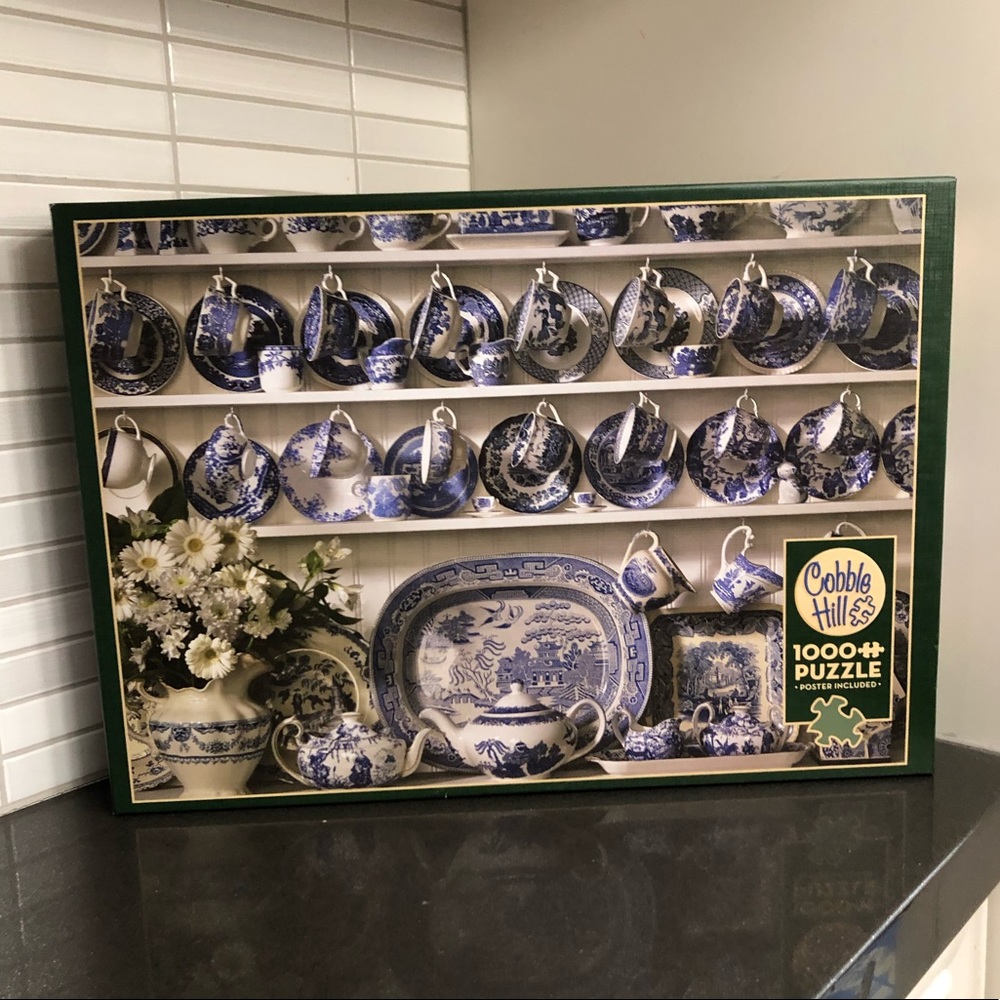 🫖 Cobble Hill China Hutch 1000 piece puzzle